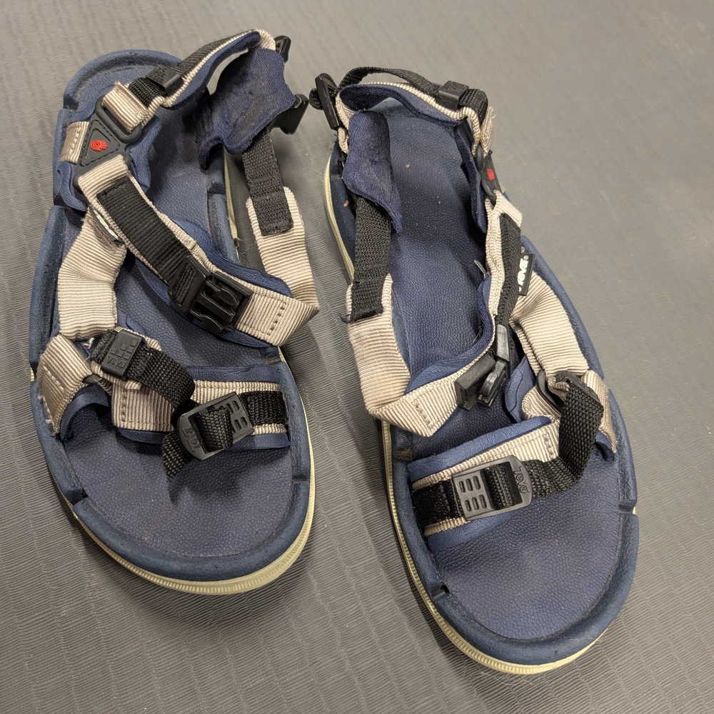 TEVA mens Hiking Sandals 6679 RARE Rugged Blue Gray 9 Vintage MAKE AN OFFER